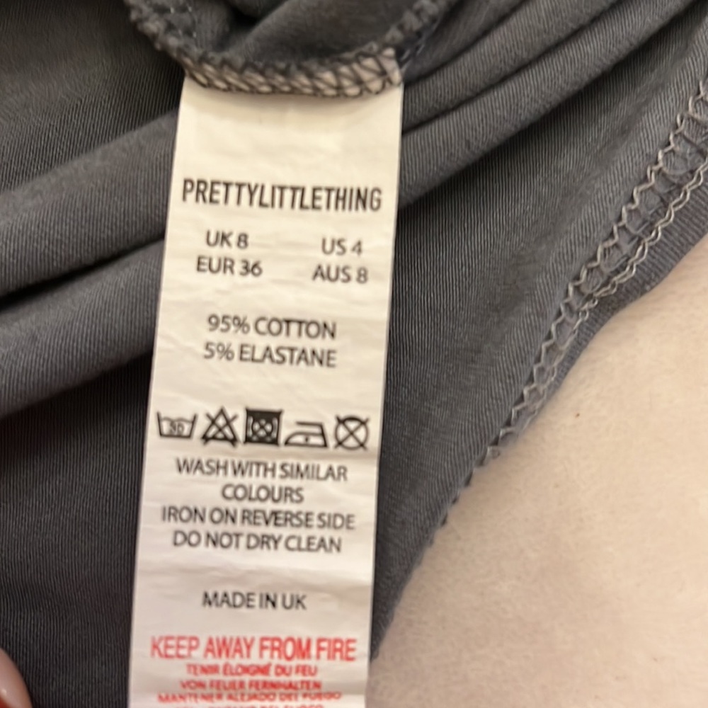 PRETTYLITTLETHING Oversized Crop T-Shirt - Picture 5 of 8